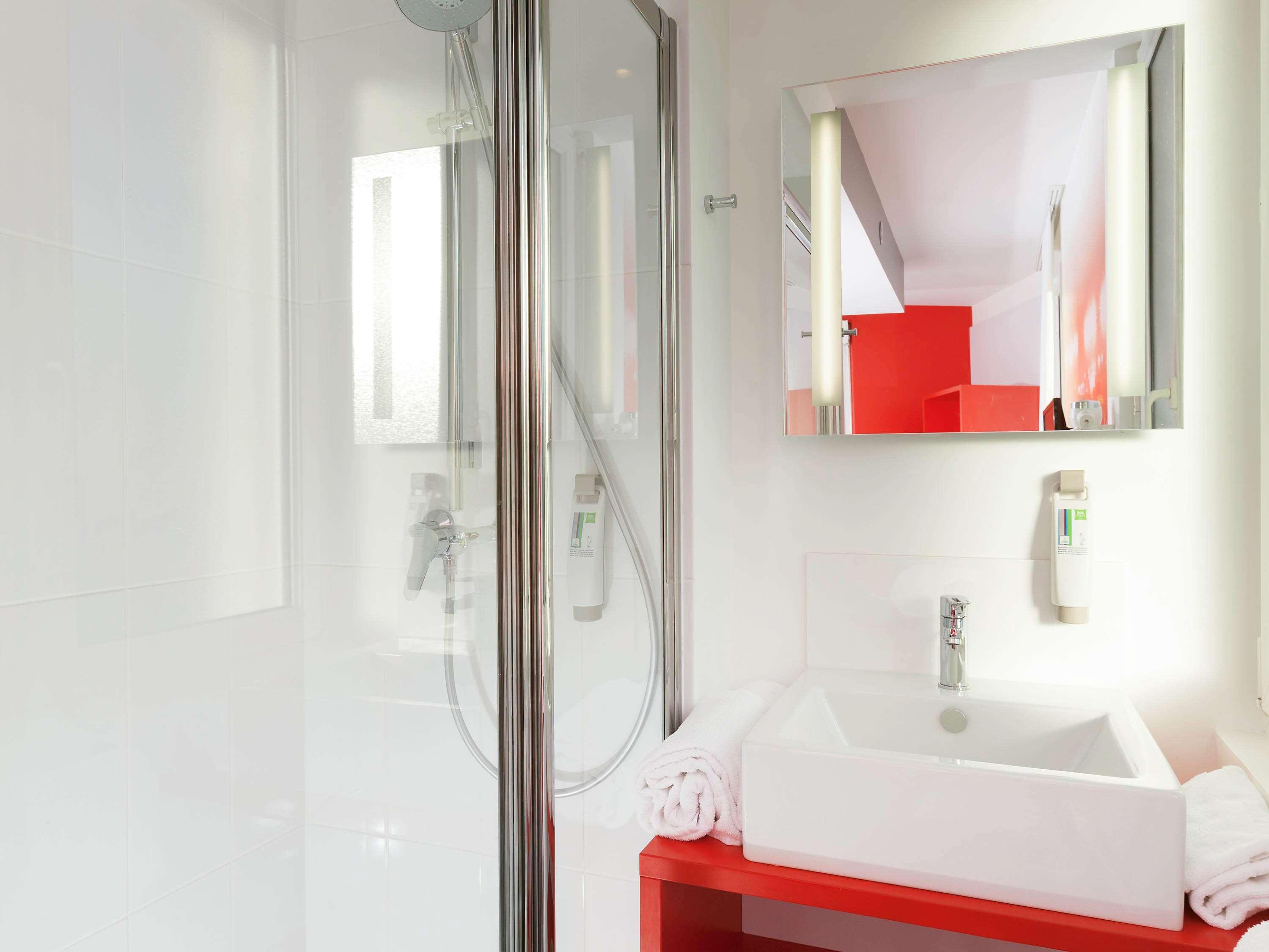 Ibis Styles Vannes Gare Centre Экстерьер фото
