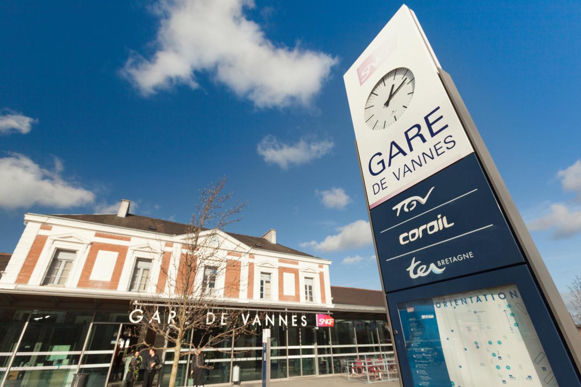 Ibis Styles Vannes Gare Centre Экстерьер фото