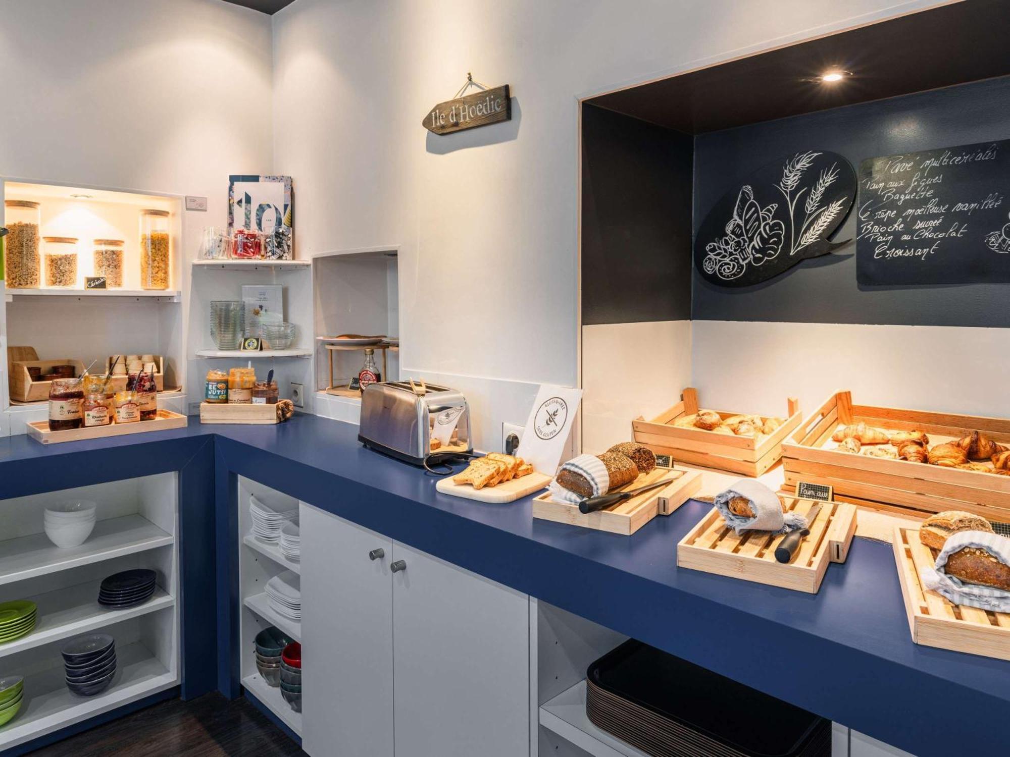 Ibis Styles Vannes Gare Centre Экстерьер фото